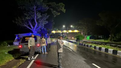Patroli Malam di Kuripan: Cegah Kejahatan, Jaga Kamtibmas