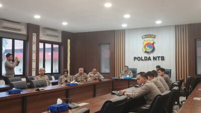 Polri Dukung Astacita, Polsek Merakurak Polresta Tuban Turun Cek Tanaman Jagung Warga di Desa Tuwiri Wetan