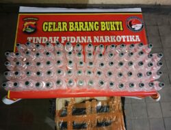 Tim Opsnal Sat Narkoba Polres Bima Kota Gagalkan Peredaran 76 Botol Arak Bali