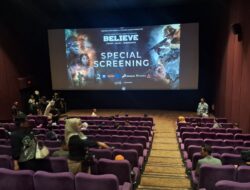 TNI dan Masyarakat Nobar Film Believe di Mataram, Bangkitkan Semangat Nasionalisme dan Empati Sosial