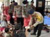 Brimob Gelar Dapur Lapangan di Kampung Melayu, Bantu Warga Terdampak Banjir