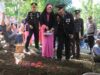 Kapolres Sumbawa Barat Pimpin Upacara Pemakaman AKP Sadri, PS. Kabag SDM Polres Sumbawa Barat