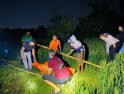 Polisi Temukan Jenazah Lansia di Sawah Kediri, Keluarga Tolak Autopsi