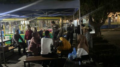 Sat Samapta Polres Bima Kota Laksanakan Patroli Jalan Kaki Guna Ciptakan Rasa Aman di Malam Hari