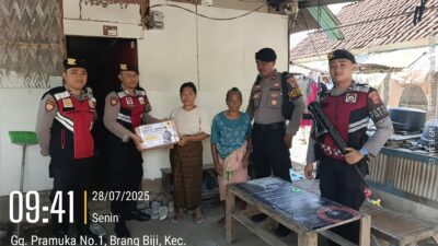 Patroli KRYD Polres Sumbawa Sambangi Warga Melalui Program ‘Satu Hari Satu Bansos’