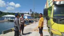Satuan polairud polres dompu gelar pam pelabuhan di calabai, awasi bongkar muat jagung