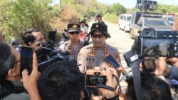 Polres Loteng Amankan Pengosongan Lahan Hari Pertama di Pantai Aan.