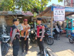 Personel Sat Samapta Polres Lombok Utara Laksanakan Patroli Dialogis Bersama Juru Parkir di Pasar Tanjung