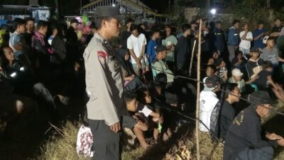 Kecimol Jadi Hiburan Rakyat Dasan Anyar, Bhabinkamtibmas Lakukan Pengamanan