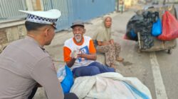 Jumat Berkah, Satlantas Polres Bima Kota Tebar Kebaikan dengan Berbagi Sedekah