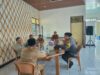 Bhabinkamtibmas bersama pemerintah desa bersinergi melaksanakan kegiatan sosialisasi pencegahan TPPO