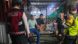 Personel Polsek Seteluk Gelar Patroli Dialogis, Imbau Warga Waspadai Musim Penghujan