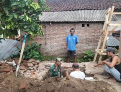 Sejumlah Keluarga di Langko Terima Bantuan Sanitasi Jamban