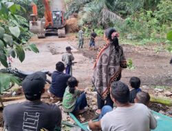 TNI dan Warga Buka Jalan Demi Ketahanan Nasional