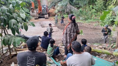 TNI dan Warga Buka Jalan Demi Ketahanan Nasional