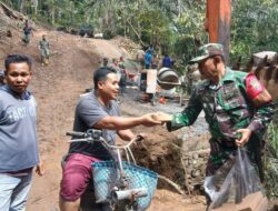 Babinsa Giri Madia Tebar Kepedulian Sambut HUT TNI ke-80