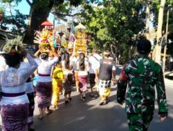 Sinergi Babinsa dan Warga Jaga Khidmatnya Upacara