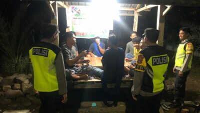 Patroli Dialogis Polsek Taliwang Cegah Kegiatan Negatif dan Sambang Pos Warga