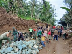 Kebersamaan TNI dan Rakyat Wujudkan Jalan Baru untuk Desa Lingsar