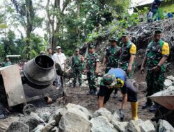 TMMD ke-126 Kodim 1606 Mataram Giat Bangun Desa, Tim Wasev Apresiasi Semangat Warga