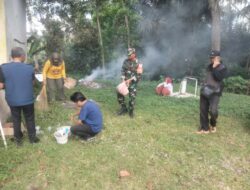 Babinsa dan Warga Lingsar Gencarkan Aksi Bersih Sarang Nyamuk