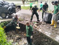 Gotong Royong di Gunungsari, Sinergi TNI dan Warga Jaga Lingkungan