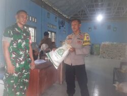 Polsek Lembar Amankan Distribusi 817 Paket Bantuan Pangan di Lombok Barat