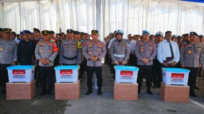 Kapolri Beri Motivasi dan Apresiasi kepada Anggota Polri Terdampak Bencana di Sumbar