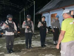 Personel Pospam Operasi Lilin Rinjani 2025 Polres Bima Intensifikan Patroli Pengamanan di Area Gereja protestan Kemah Injil Bukit Siong .