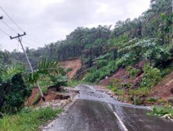 Hujan Deras Picu Longsor dan Banjir di Palembayan, Polri Sigap Evakuasi Warga