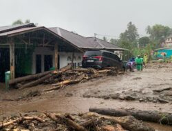 Hujan Lebat Picu Longsor di Agam, Polsek Tanjung Raya Siaga di Lokasi Bencana