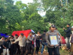 Kapolres Bima Kota Pimpin Upacara Pemakaman Kedinasan Bripda Huzaidil Akbar