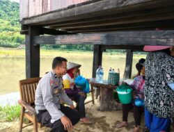 Bhabinkamtibmas Desa Kalimantong Sambangi Warga, Perkuat Sinergi wujudkan ketahanan pangan