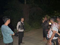 Bhabinkamtibmas Desa Labuhan Kertasari Laksanakan Patroli di Kawasan Pariwisata