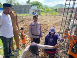 Dukung Penuh Program Prioritas Presiden RI, Kapolsek Bolo Hadiri Peletakan Batu Pertama Pembangunan Gedung KMP