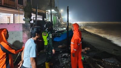 Malam Panjang Warga Bintaro, TNI Hadir di Garis Terdepan