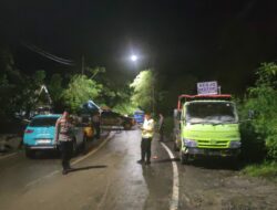‎Polres Loteng Datangi TKP Tiang Listrik Tumbang Akibat Cuaca Buruk di Kuta Akibat ‎