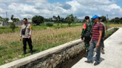 Dukung Ketahanan Pangan, Bhabinkamtibmas Labuapi Sambangi Petani