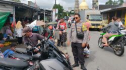 Bhabinkamtibmas Desa Teratak Sambangi Pasar Tradisional, Sampaikan Pesan Kamtibmas kepada Pedagang dan Pengunjung