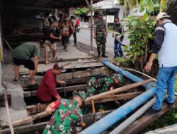 Sinergi TNI-Polri Bersihkan Kali Punia Mataram