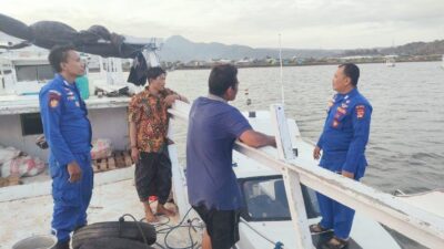 Sambang Kamtibmas dalam Program Binmas, Ketegasan Satpolairud Polres Bima Cegah Potensi Guankamtibmas di Perairan Teluk Bima