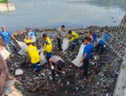 Gotong Royong Bersama di Pelabuhan Bima, Tumbuhkan Kesadaran Pentingnya Kebersihan Lingkungan