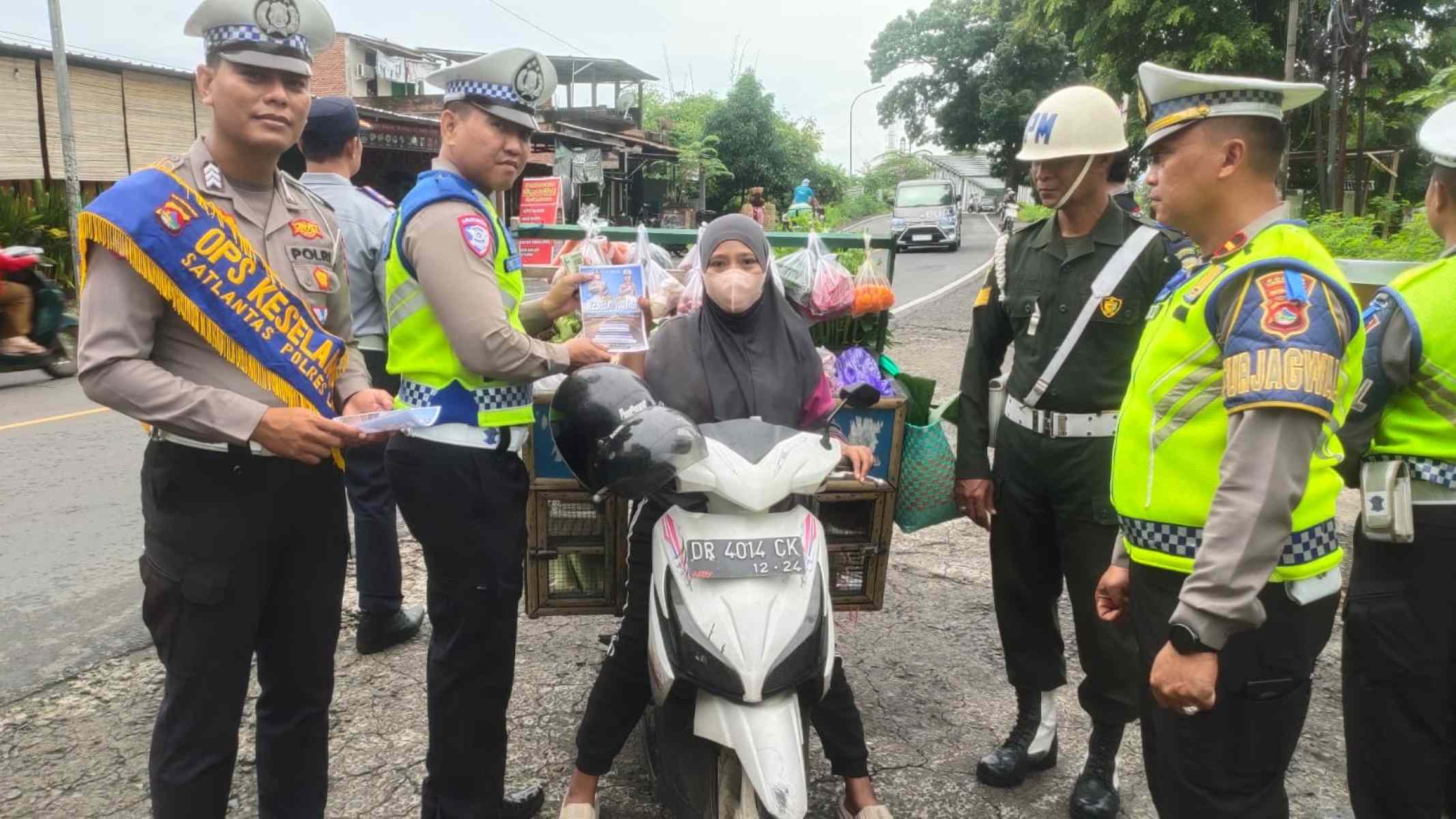 Polres Lombok Barat Kedepankan Edukasi Humanis di Operasi Rinjani