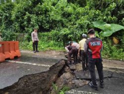 Jalan Utama Buwun Mas Amblas, Polisi Arahkan Jalur Alternatif